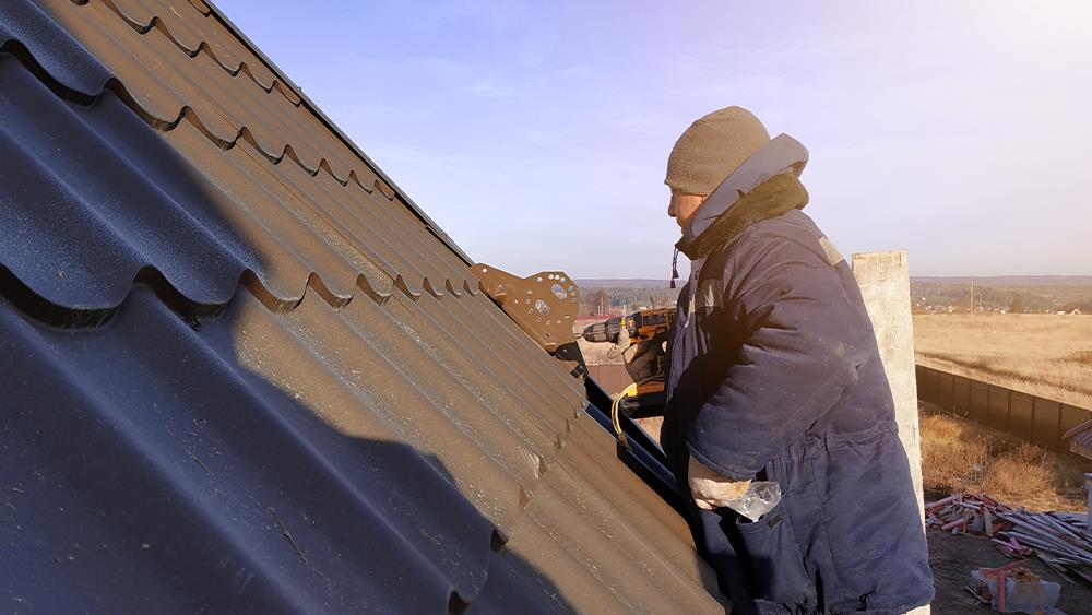 Marley encourages roofers to adjust work schedule for safer winter days image